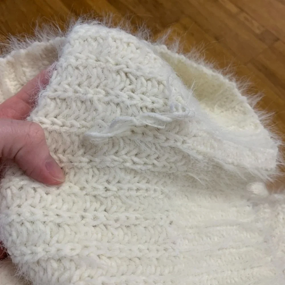 Express Fuzzy Knit Mock Neck Cropped Sweater Womens XS IvoryPullover Cozy Winter
